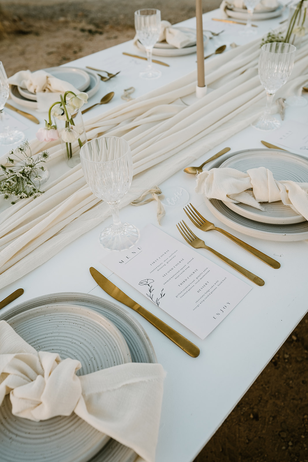 Plates and Utensils for Wedding