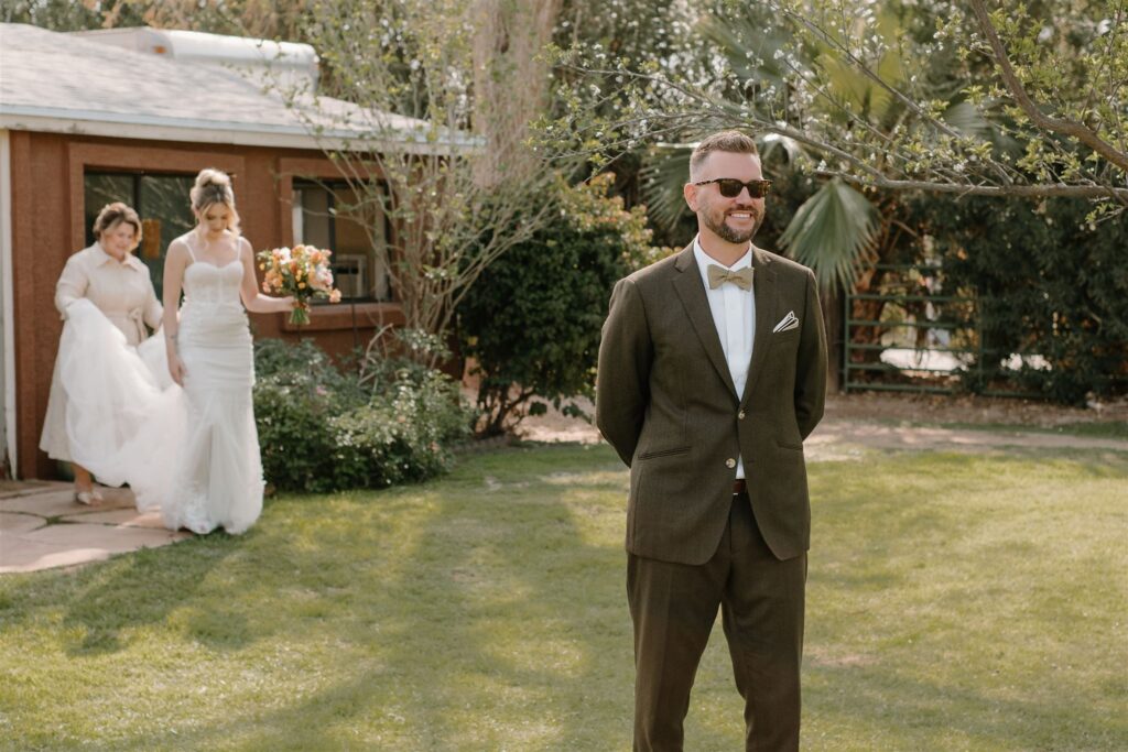 Annette Ambrose Photography, an Arizona-based wedding photographer, captures this wedding at The Farm at South Mountain in Phoenix, AZ