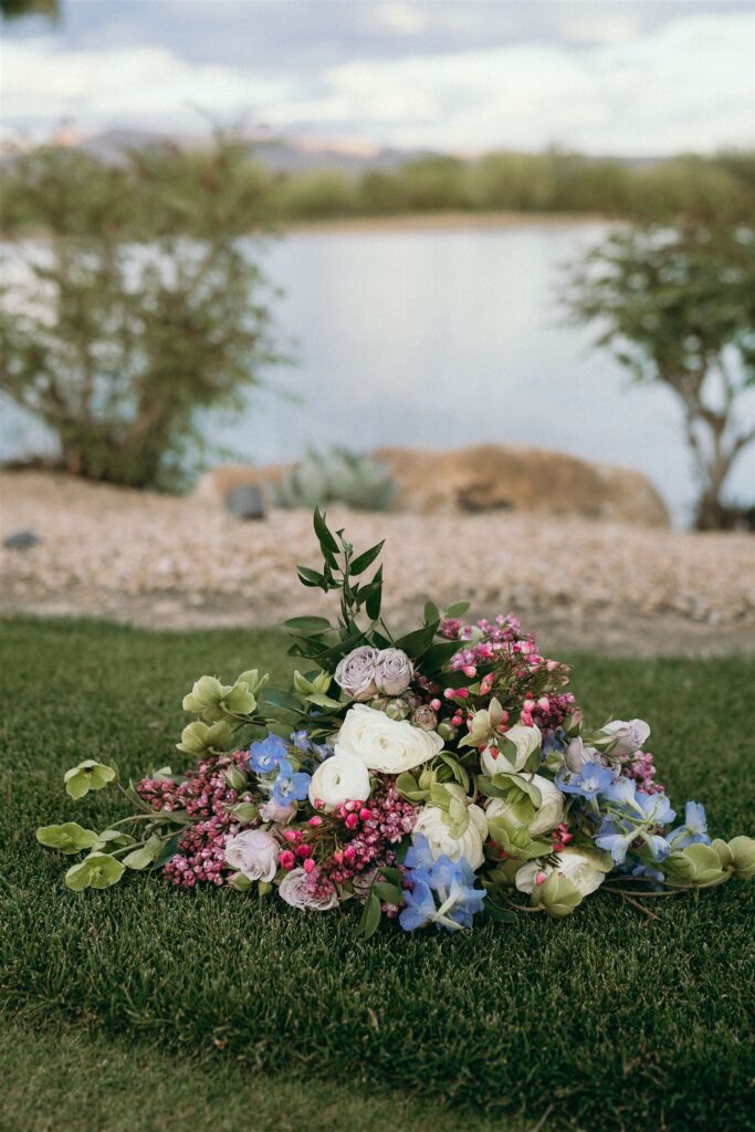 Annette Ambrose Photography, an Arizona-based Wedding Photographer, shares this classic, artsy wedding that took place at the Tonto Verde Golf Course in North Scottsdale, Arizona.