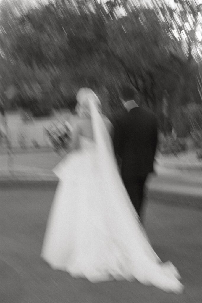 Annette Ambrose Photography, an Arizona-based Wedding Photographer, shares this classic, artsy wedding that took place at the Tonto Verde Golf Course in North Scottsdale, Arizona.