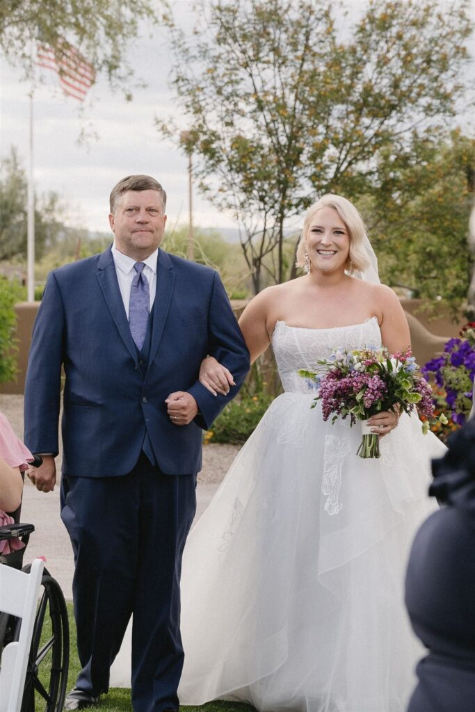 Annette Ambrose Photography, an Arizona-based Wedding Photographer, shares this classic, artsy wedding that took place at the Tonto Verde Golf Course in North Scottsdale, Arizona.