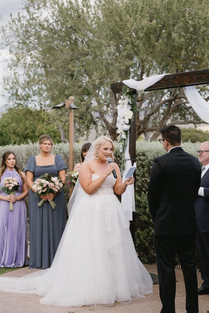 Annette Ambrose Photography, an Arizona-based Wedding Photographer, shares this classic, artsy wedding that took place at the Tonto Verde Golf Course in North Scottsdale, Arizona.