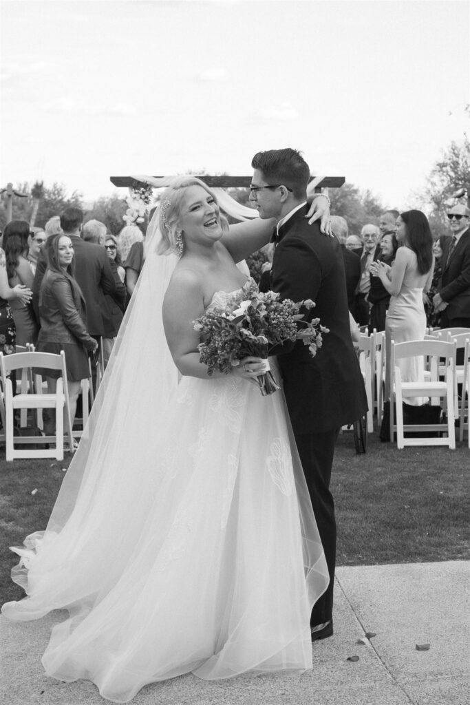 Annette Ambrose Photography, an Arizona-based Wedding Photographer, shares this classic, artsy wedding that took place at the Tonto Verde Golf Course in North Scottsdale, Arizona.