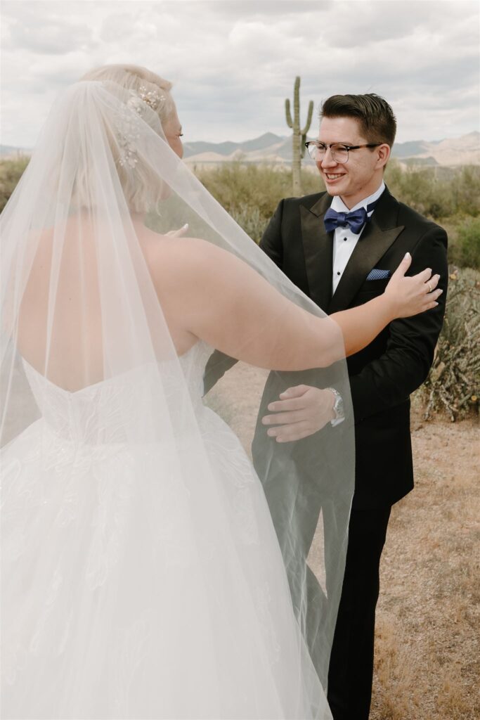 Annette Ambrose Photography, an Arizona-based Wedding Photographer, shares this classic, artsy wedding that took place at the Tonto Verde Golf Course in North Scottsdale, Arizona.