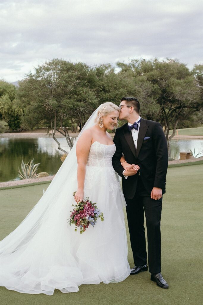 Annette Ambrose Photography, an Arizona-based Wedding Photographer, shares this classic, artsy wedding that took place at the Tonto Verde Golf Course in North Scottsdale, Arizona.