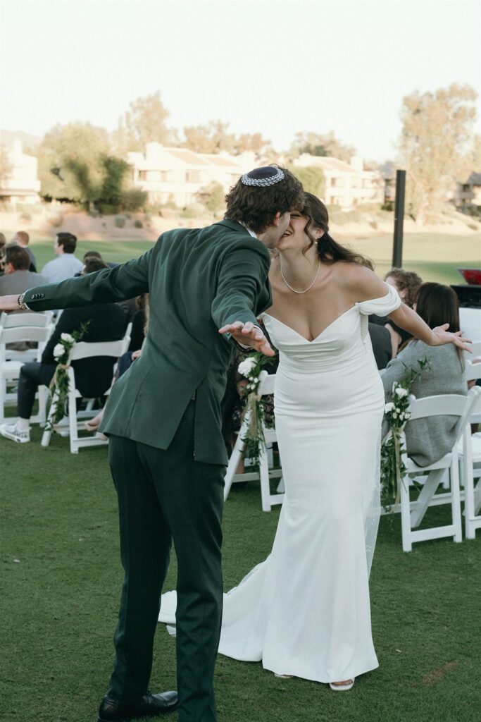 Stunning fall wedding at Gainey Ranch Golf Club in Scottsdale, featuring breathtaking mountain views, timeless details, and unforgettable moments.