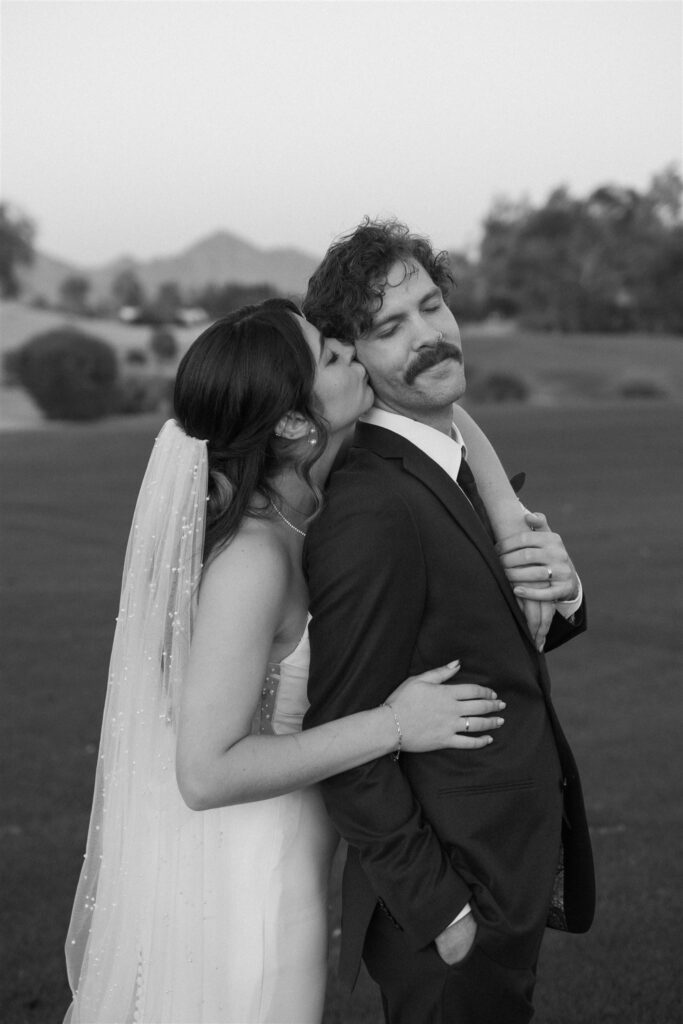 Stunning fall wedding at Gainey Ranch Golf Club in Scottsdale, featuring breathtaking mountain views, timeless details, and unforgettable moments.