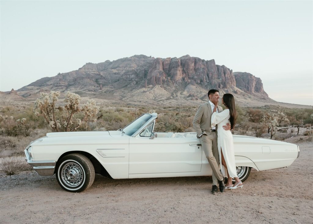 Get outfit tips and styling ideas for your Phoenix Desert Engagement Session to feel confident in front of the camera.