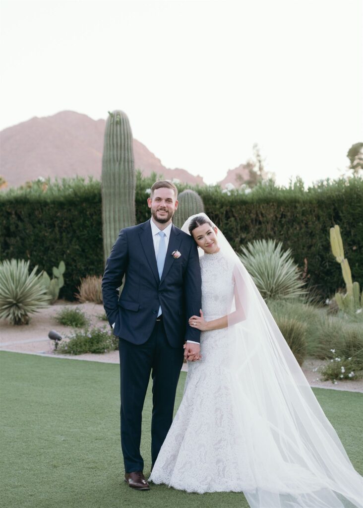 Discover the best Scottsdale wedding venues for stunning desert views, luxury resort settings, and unforgettable Arizona wedding photos. 